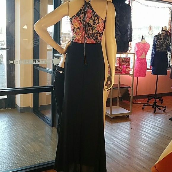 Dress - Picture 4 of 4